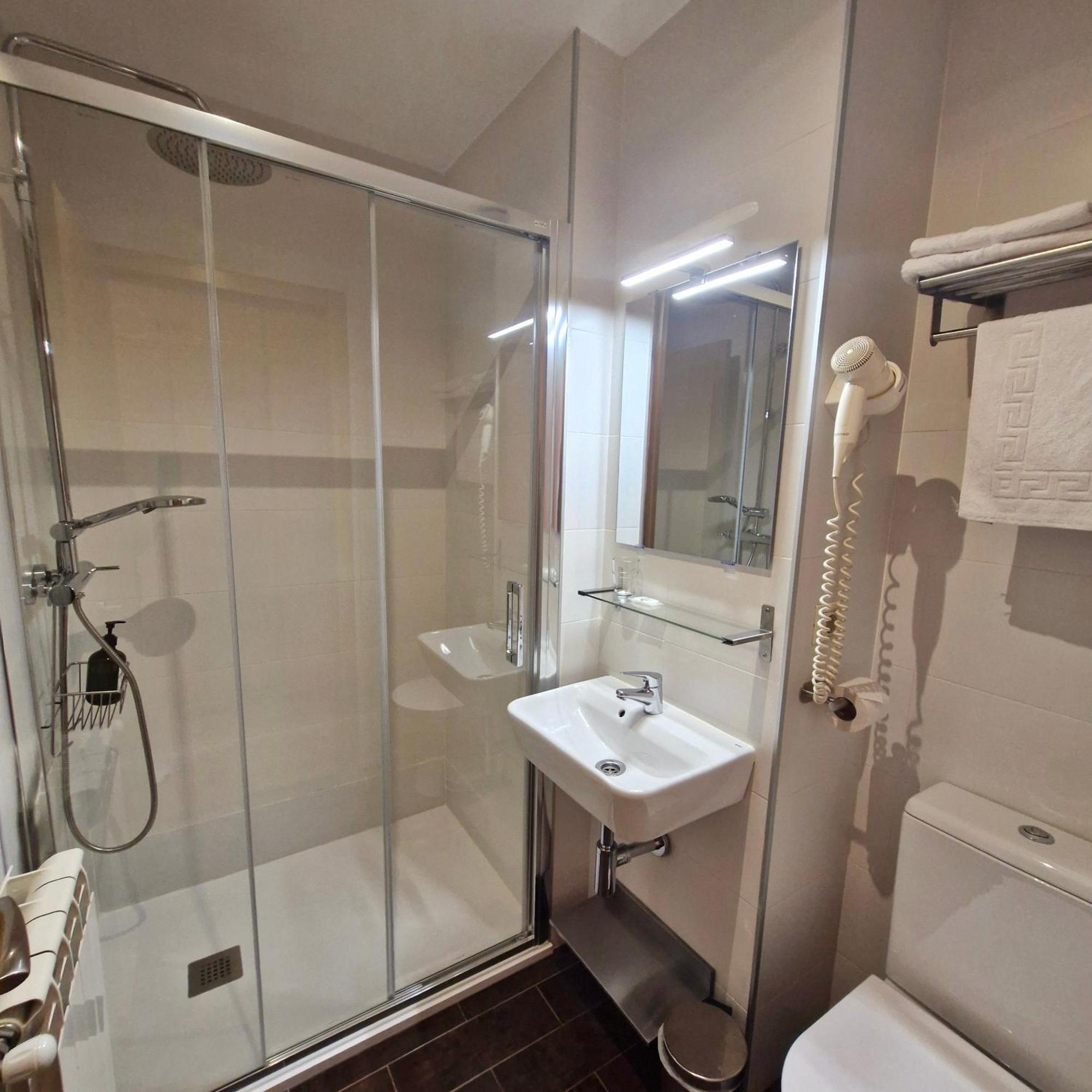 Hotel Dabeleira Luarca Eksteriør billede